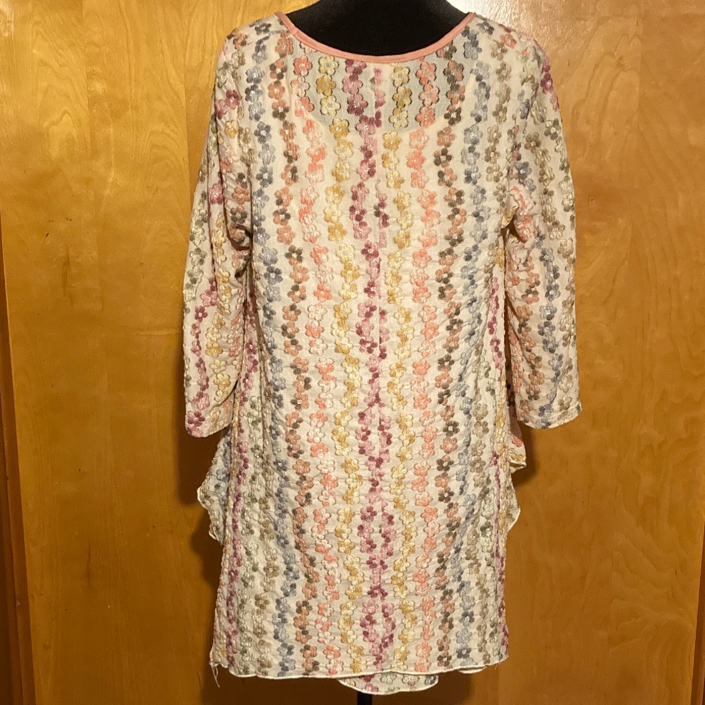 The Pyramid Collection Multicolor Floral Tunic - Picture 4 of 6
